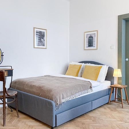 Turnkey I Vintage Terrace Apartment Prag Exterior foto