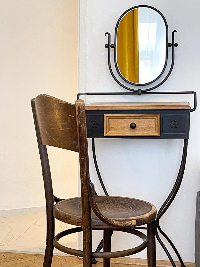 Turnkey I Vintage Terrace Apartment Prag Exterior foto